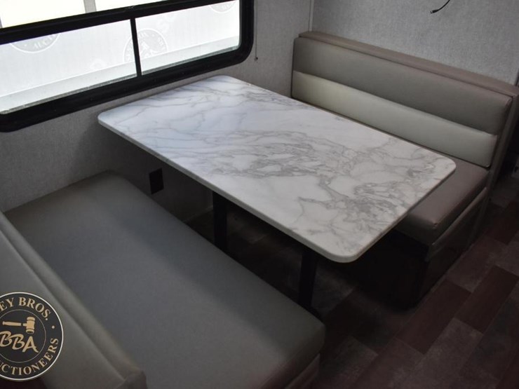 2021-east-to-west-silver-lake-27kns-46270-image-35