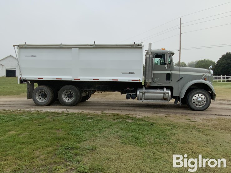 1997-freightliner-fld120-image-4
