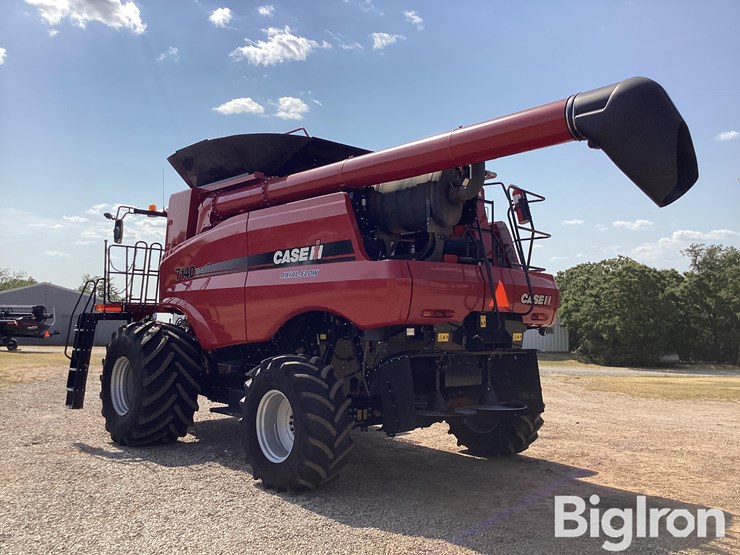 2014-case-ih-7140-image-7