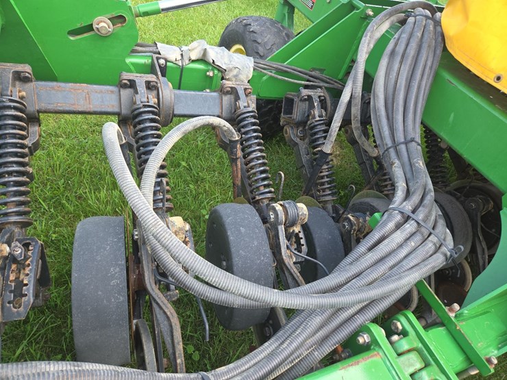 john-deere-1690-image-27