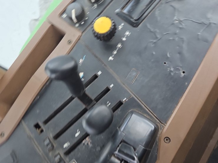 john-deere-7600-image-47