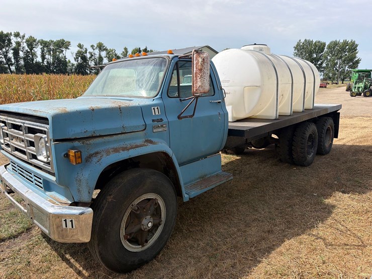 gmc-6500-truck-image-1