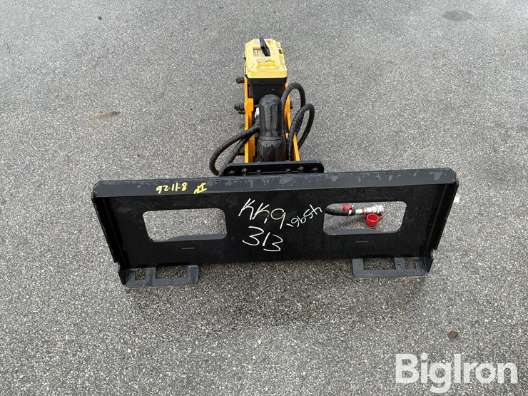 2025-massey-ferguson-730-image-6