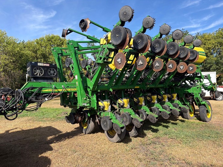 john-deere-1790-image-1