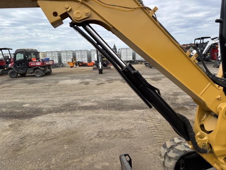 2015-caterpillar-303e-hydraulic-excavator-image-17
