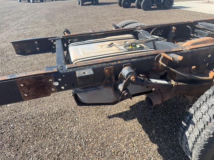 2011-ford-f550-image-12
