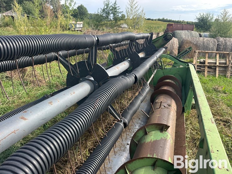 john-deere-216-image-9
