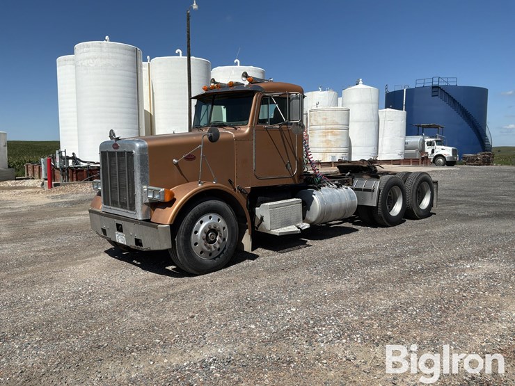 1992-peterbilt-378-image-1