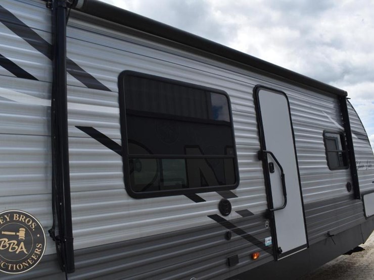 2021-east-to-west-silver-lake-27kns-46270-image-13