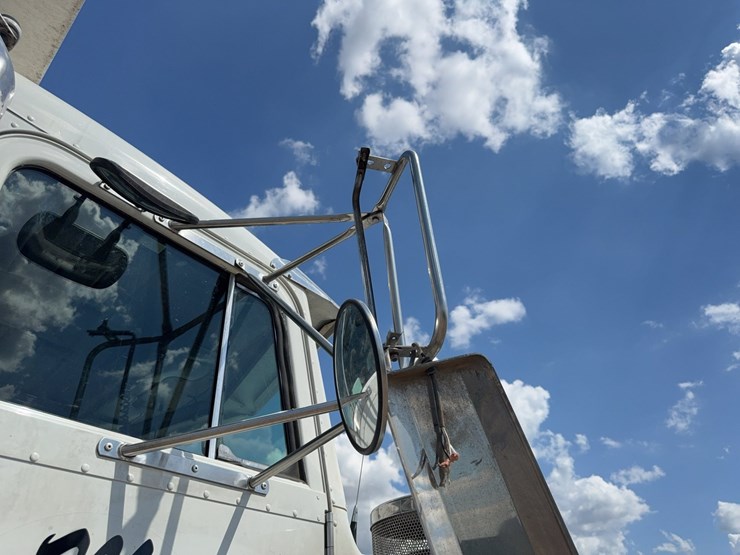 1996-peterbilt-357-image-53
