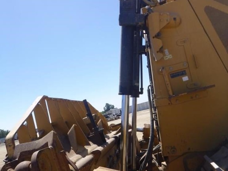 2012-caterpillar-d8t-image-26