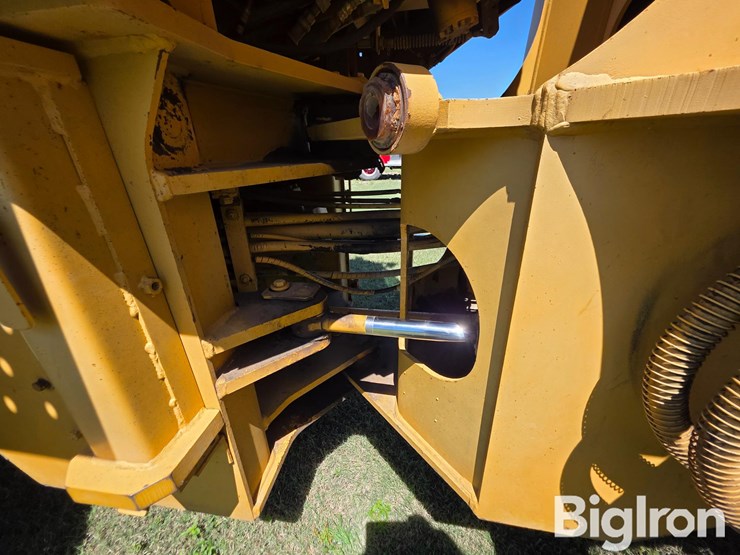 deere-444g-image-10