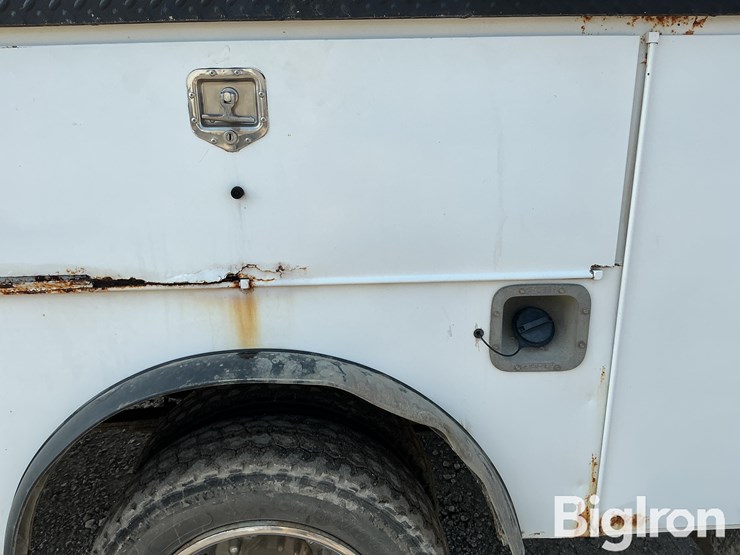 2006-ford-f550-xl-image-12