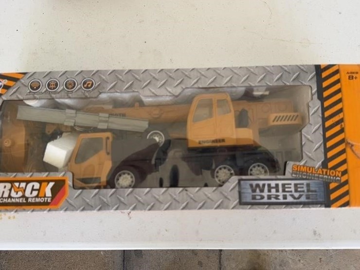remote-control-toy-crane-new-in-box-image-1