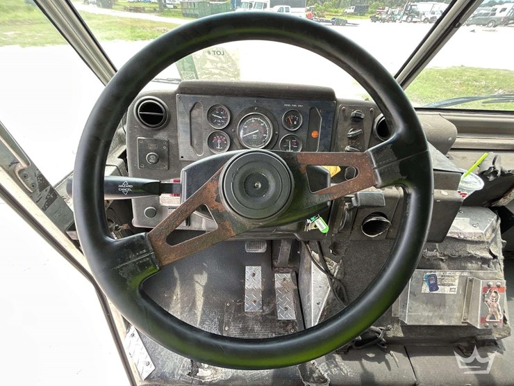 2000-freightliner-mt45-image-15