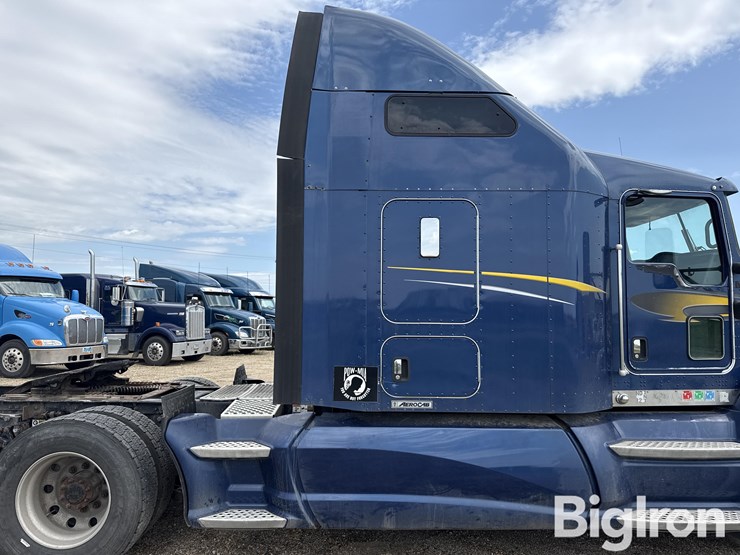 2011-kenworth-t600-image-17