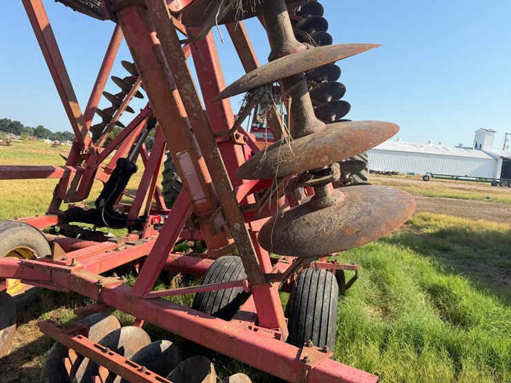 massey-ferguson-820-image-17