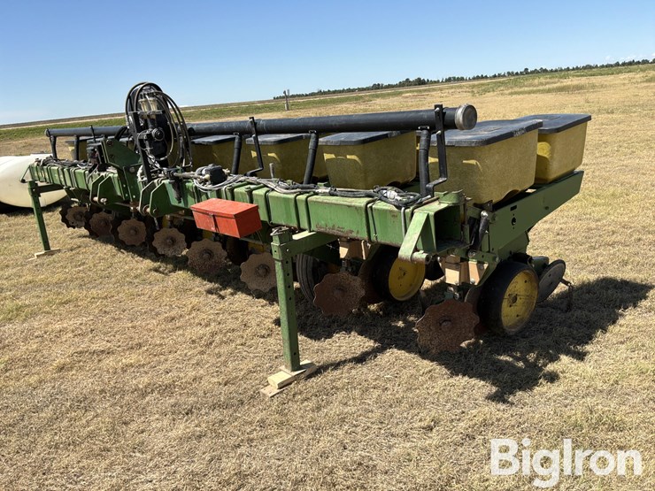 john-deere-7100-image-1
