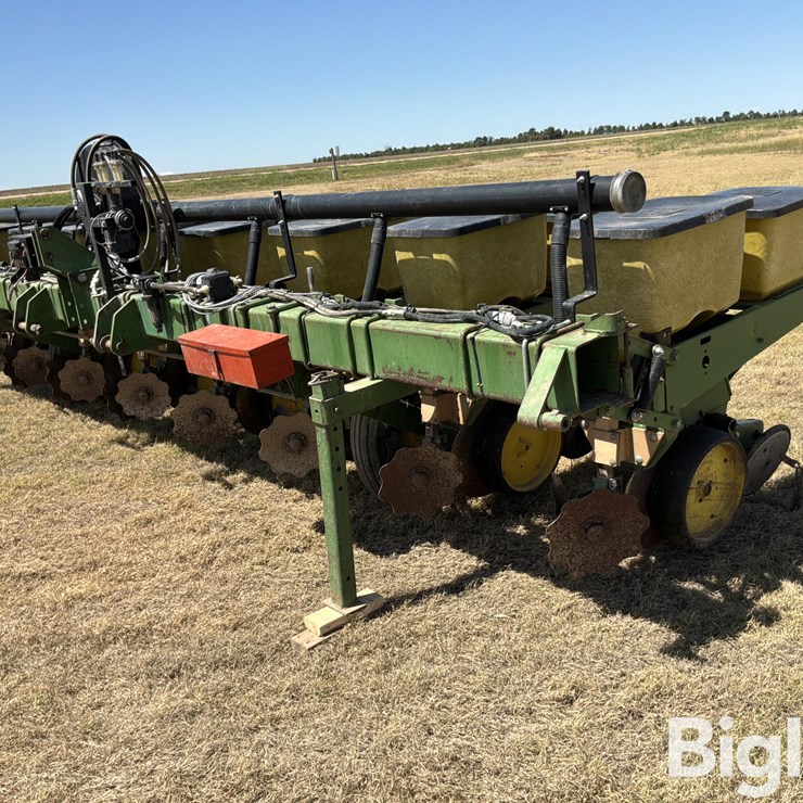 JOHN DEERE 7100