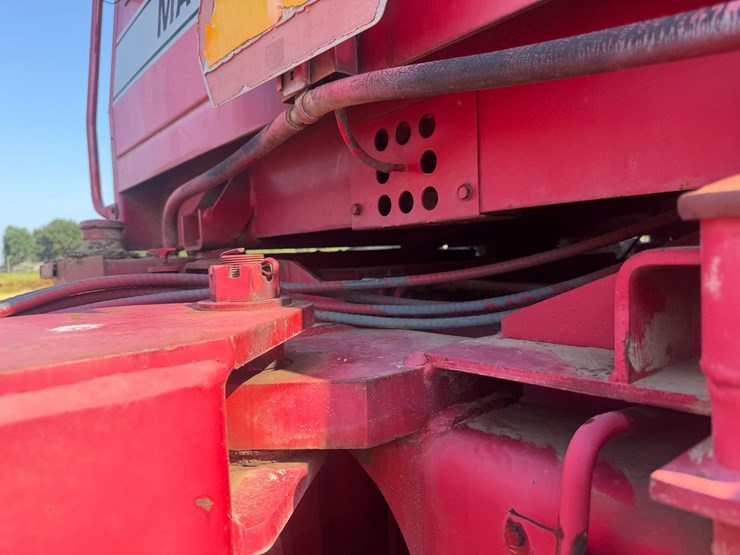 1983-massey-ferguson-4880-image-49