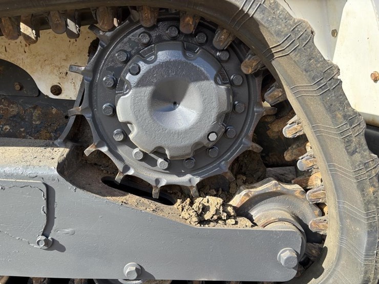 2020-bobcat-t450-image-17