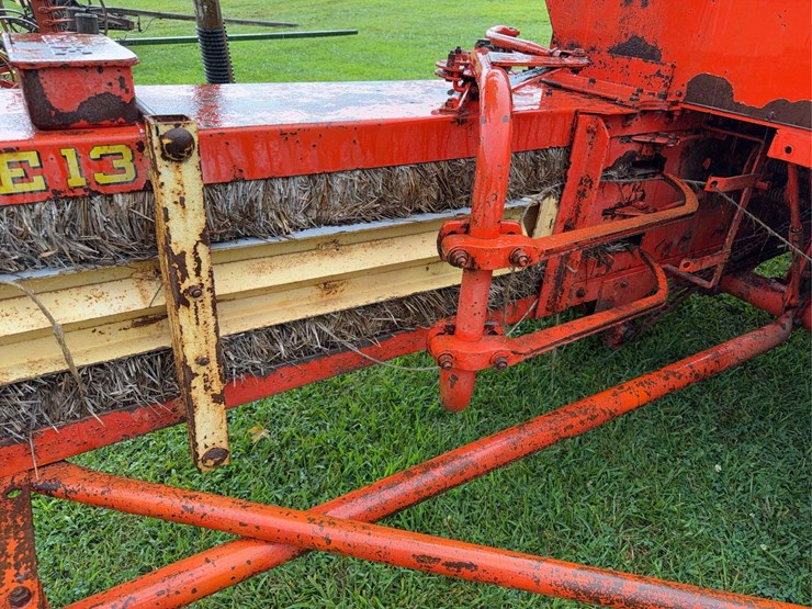 case-133-square-baler-image-18
