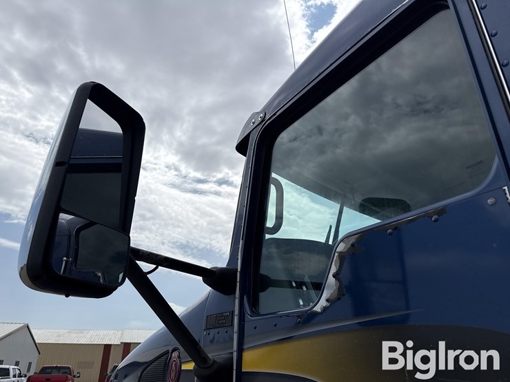 2011-kenworth-t600-image-13