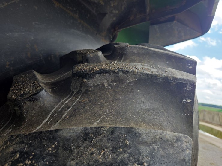 john-deere-7600-image-12