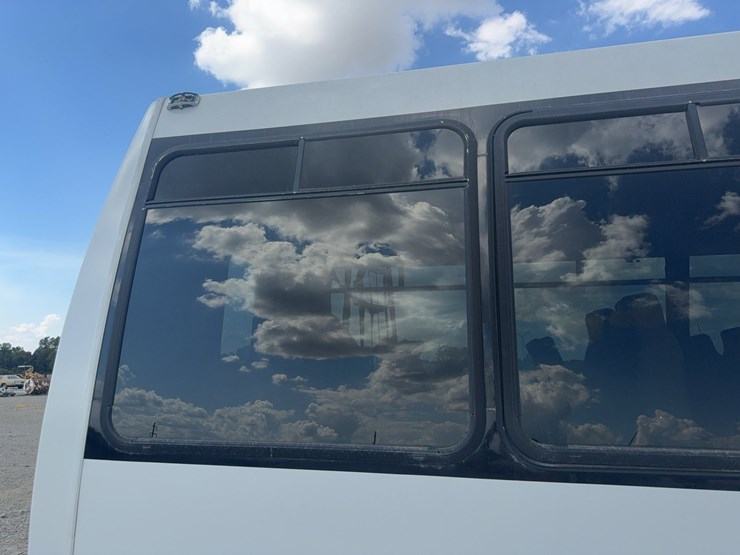 2006-ford-e450-image-42