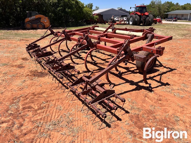 krause-16’-4-row-chisel-image-5