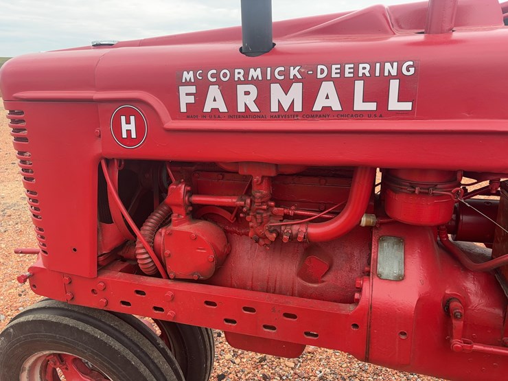 farmall-h-tractor-image-10