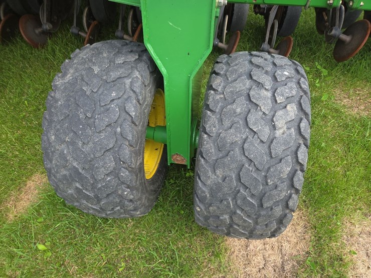 john-deere-1690-image-22