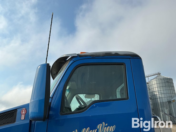 2019-kenworth-t880-image-14