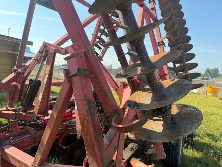 massey-ferguson-820-image-30