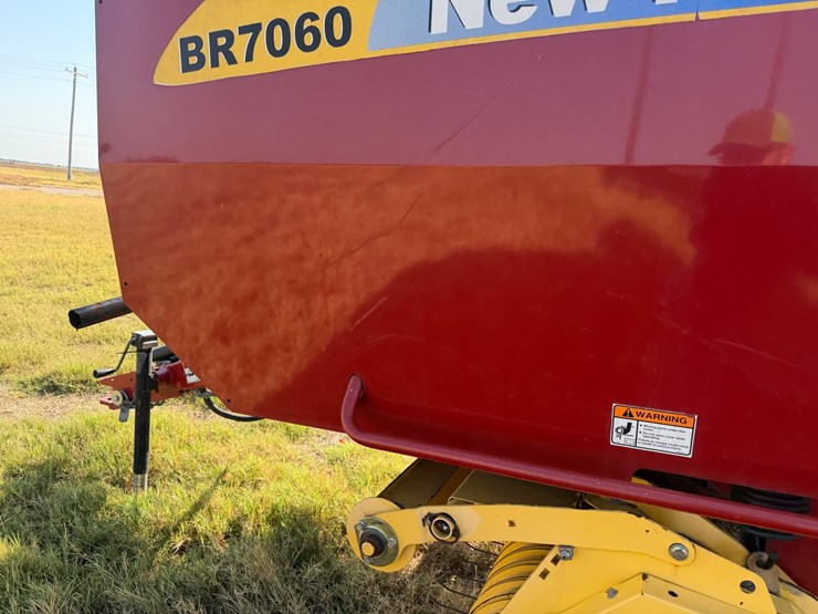 2014-new-holland-br7060-image-23