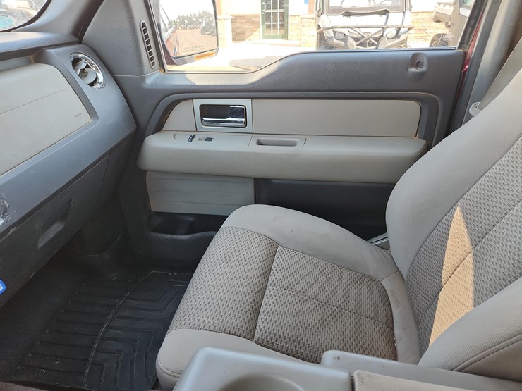 2010-ford-f150-xlt-image-32