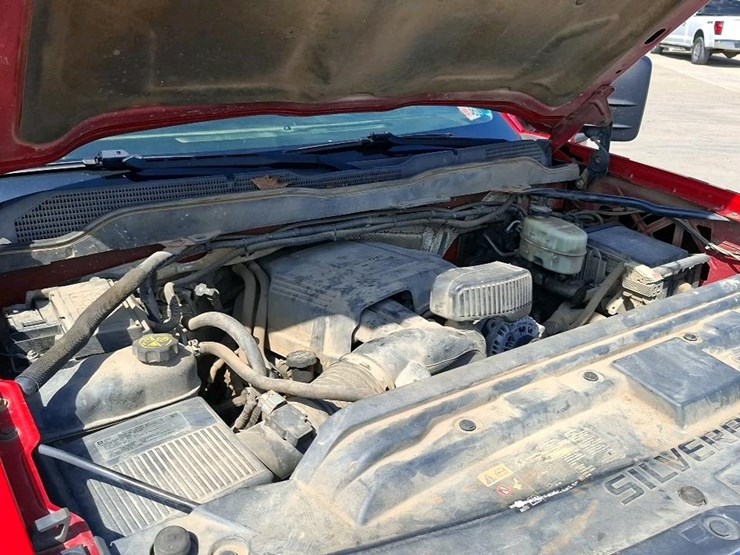 2015-chevrolet-3500-image-36