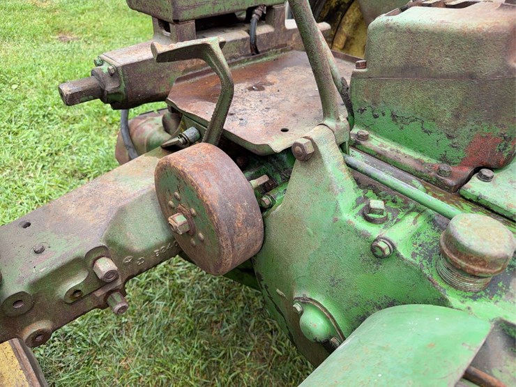 john-deere-b-image-24