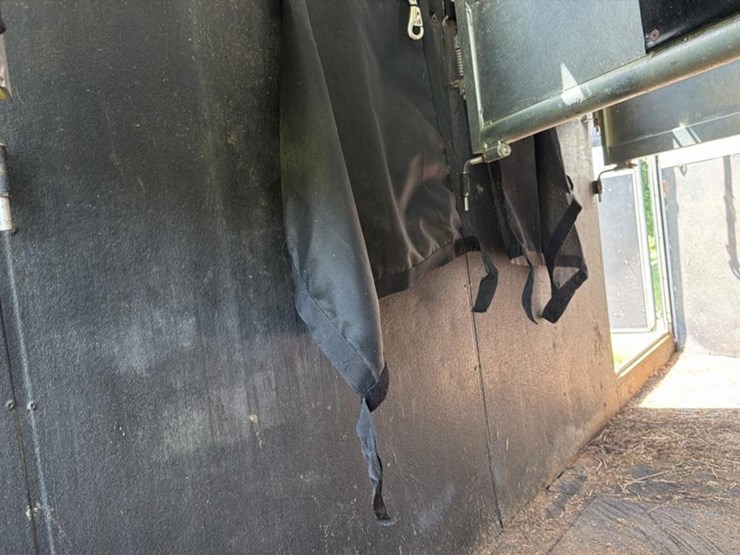 #660-•-sundowner-4-horse-trailer-image-14
