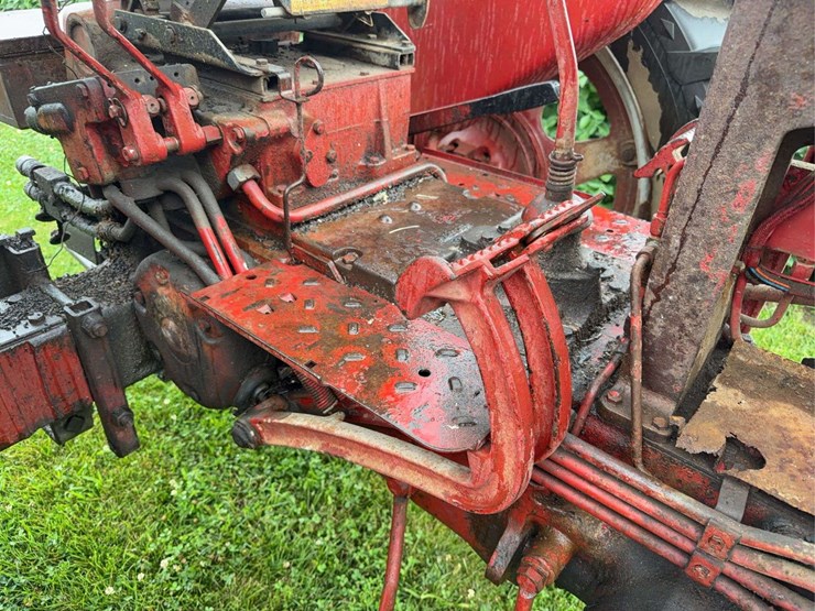 farmall-504-image-22