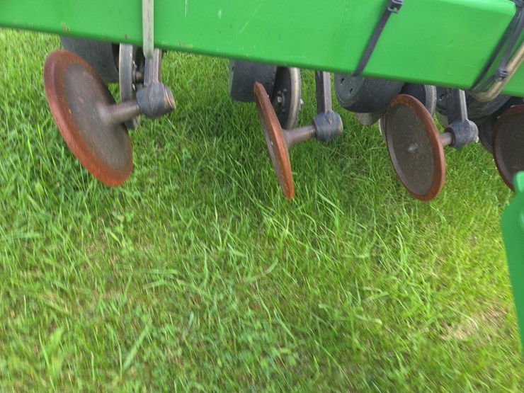john-deere-1690-image-32