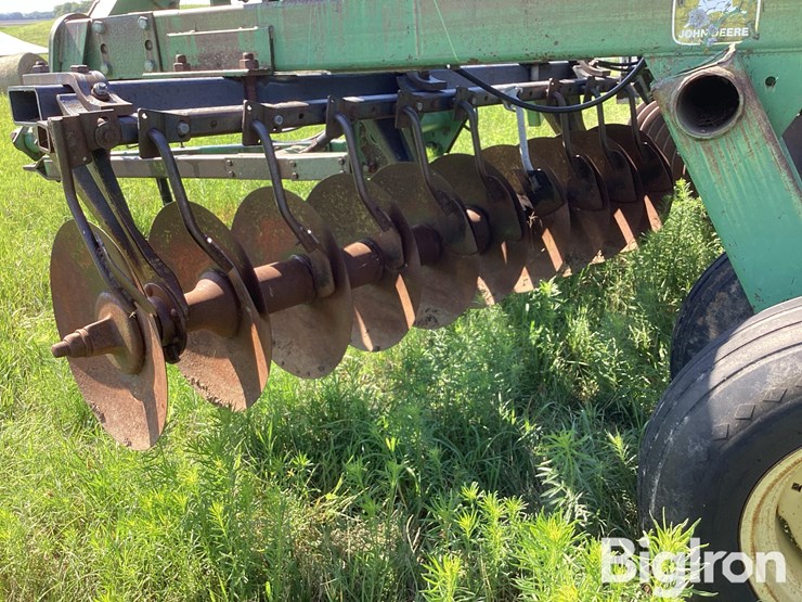 john-deere-331-image-15