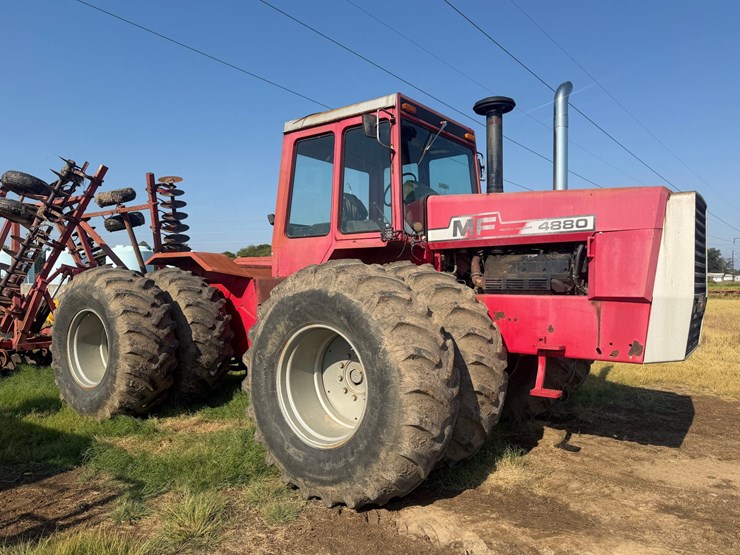 1983-massey-ferguson-4880-image-2