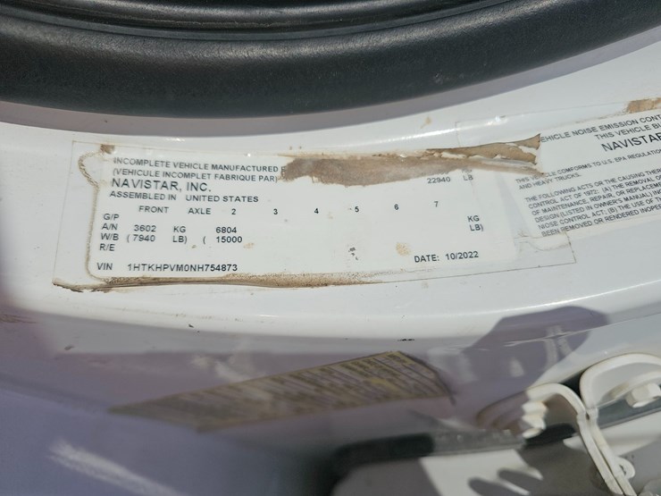 #1602-•-2022-chevrolet-6500hd-crew-cab-with-16'-flatbed-(has-wi-title)-(of)-image-49