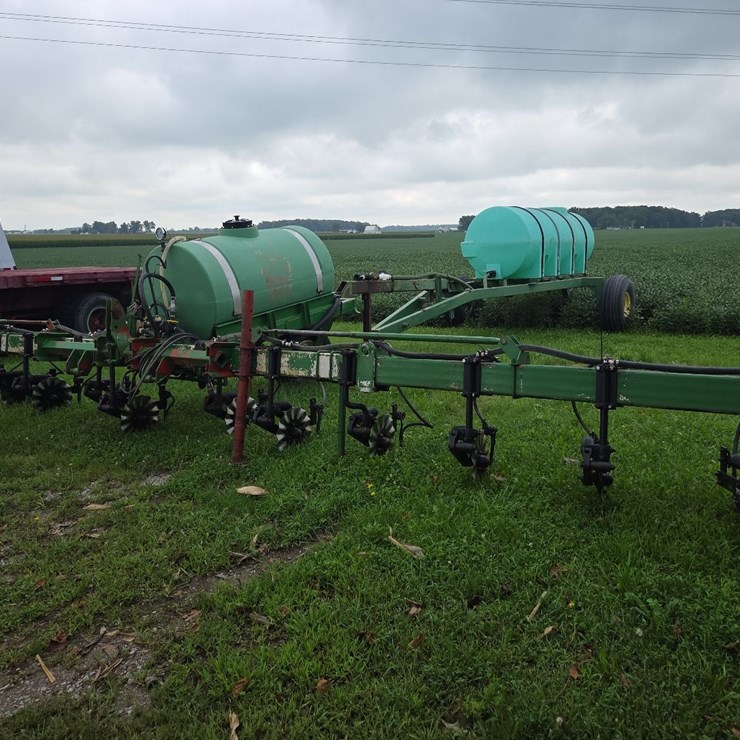13 shank 3pt liquid applicator