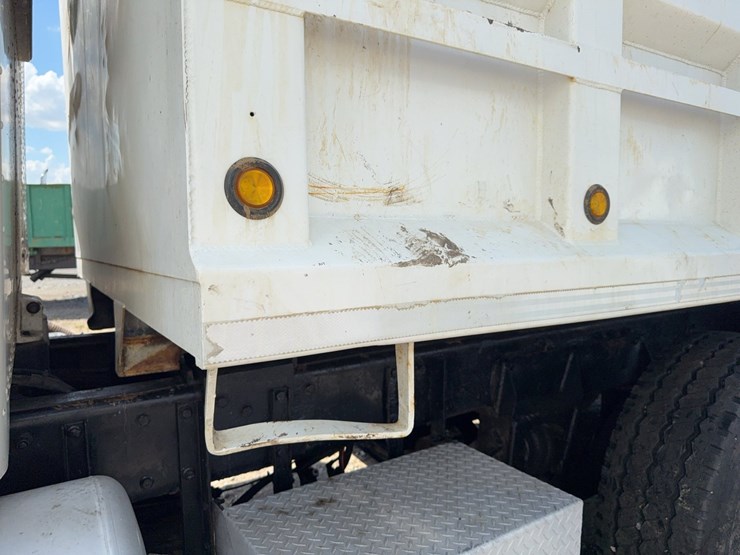 1996-peterbilt-357-image-32