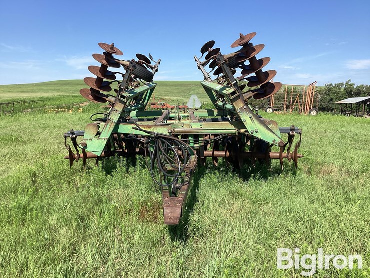 john-deere-331-image-2