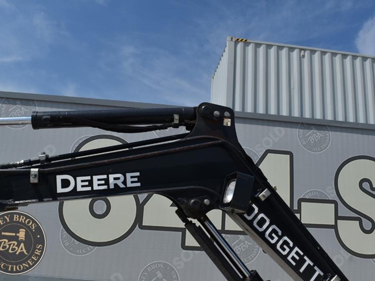 2020-deere-26g-image-29