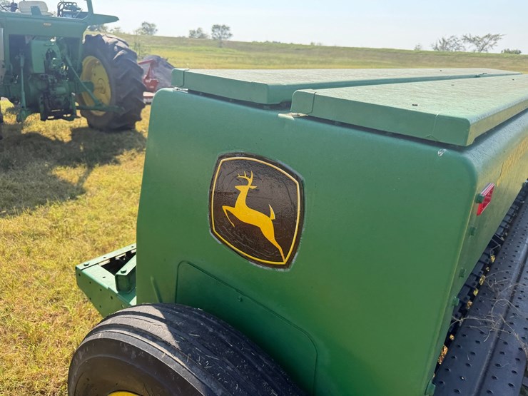 john-deere-8000-image-24