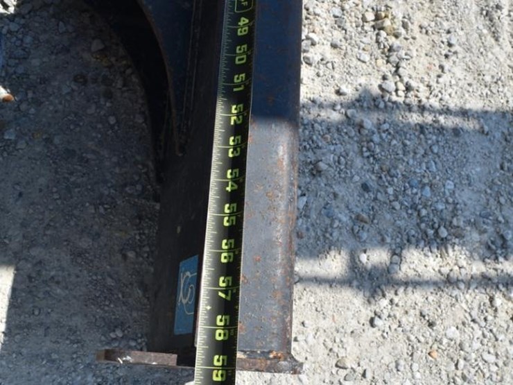 2020-deere-26g-image-33